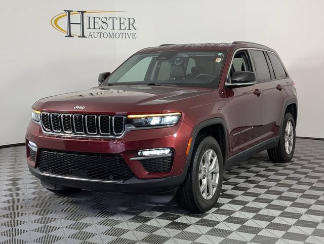 Used 2022 Jeep Grand Cherokee Limited w/ Luxury Tech Group II AWD/4WD image 4