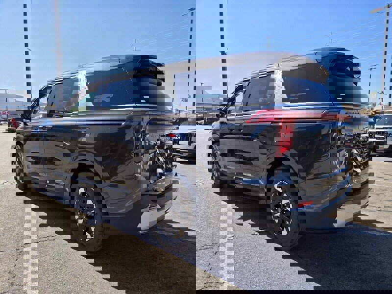 New 2026 Kia Carnival LXS image 4