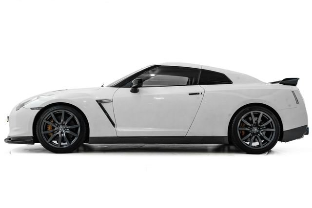 Used 2009 Nissan GT-R Premium image 9