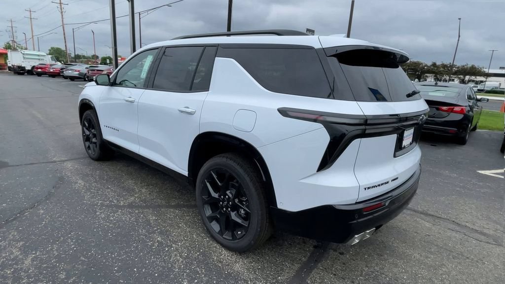 New 2026 Chevrolet Traverse RS w/ LPO, Floor Liner Package AWD/4WD image 8