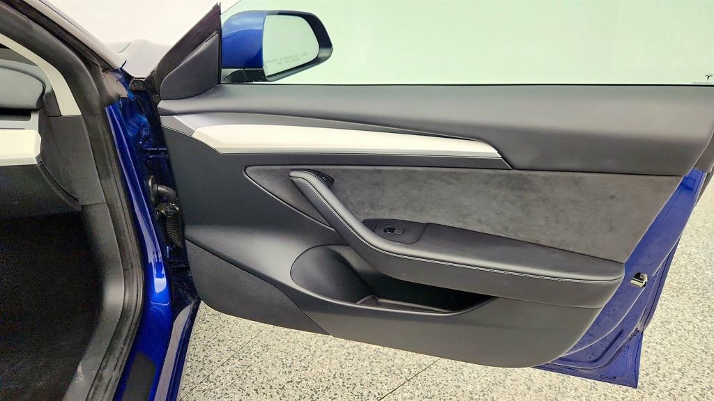 Used 2023 Tesla Model 3 Standard Range RWD image 30