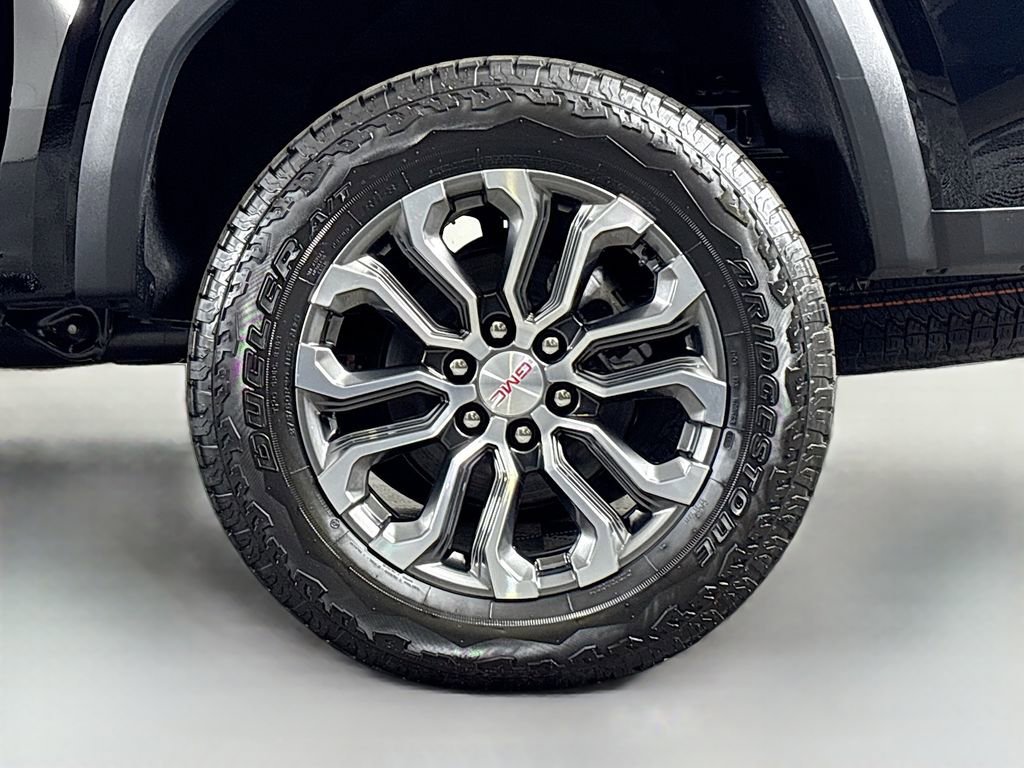 New 2026 GMC Canyon Denali image 32