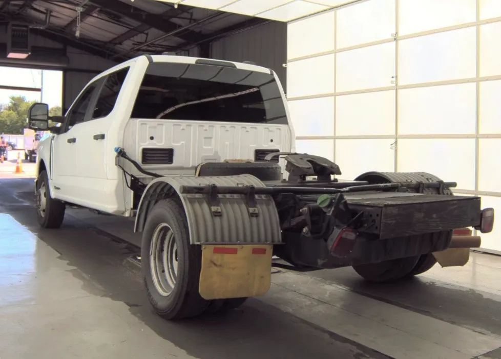 Used 2023 Ford F350 XL w/ XL Chrome Package RWD image 2