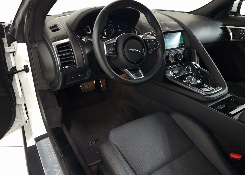 Used 2024 Jaguar F-TYPE R-Dynamic image 17