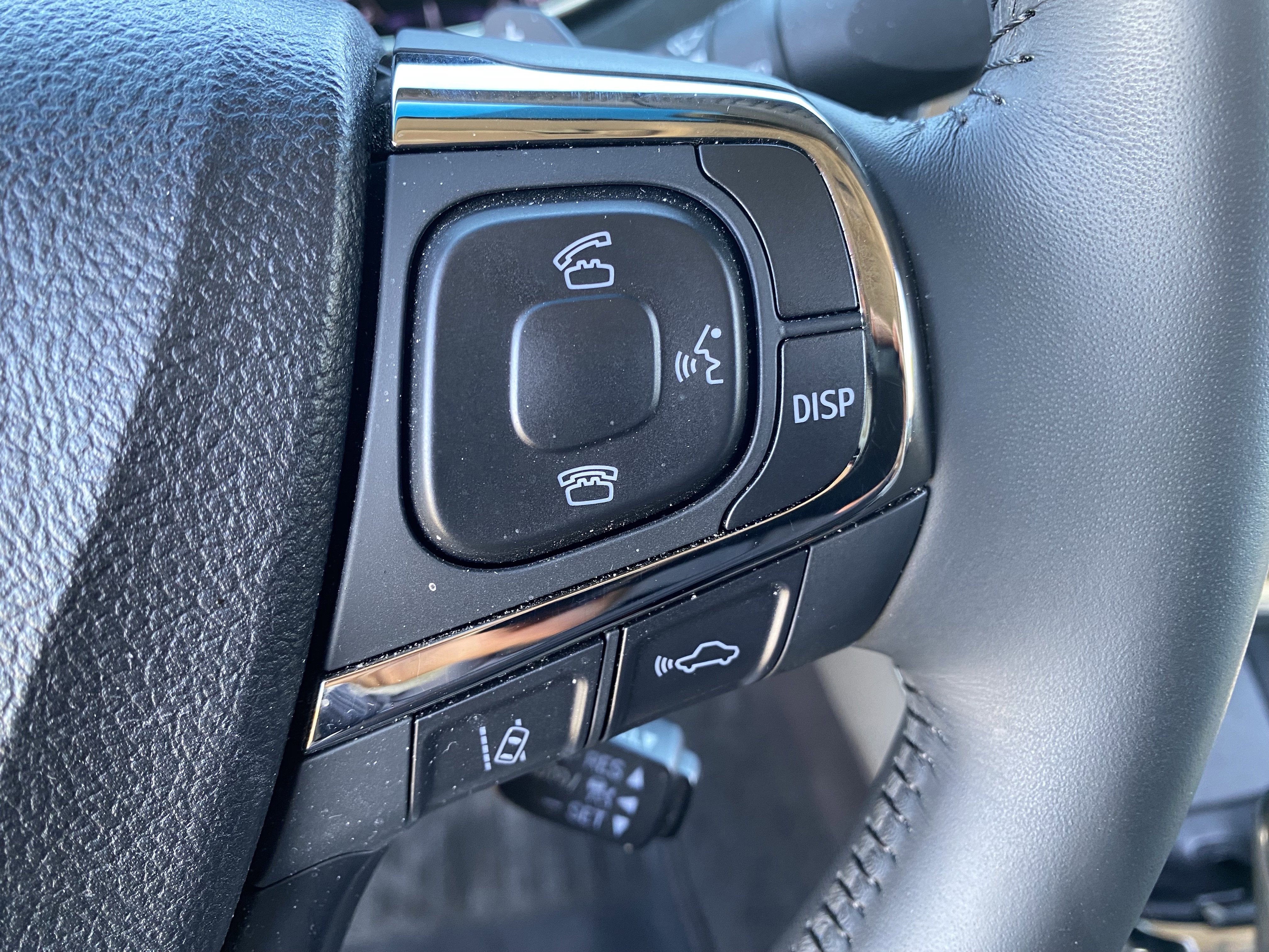 Used 2016 Toyota Avalon Limited w/ Toyota Safety Sense Package image 27