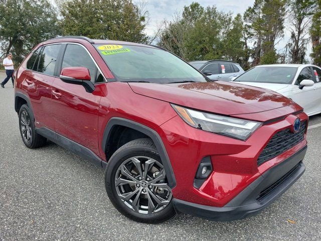 Used 2023 Toyota RAV4 XLE Premium image 8