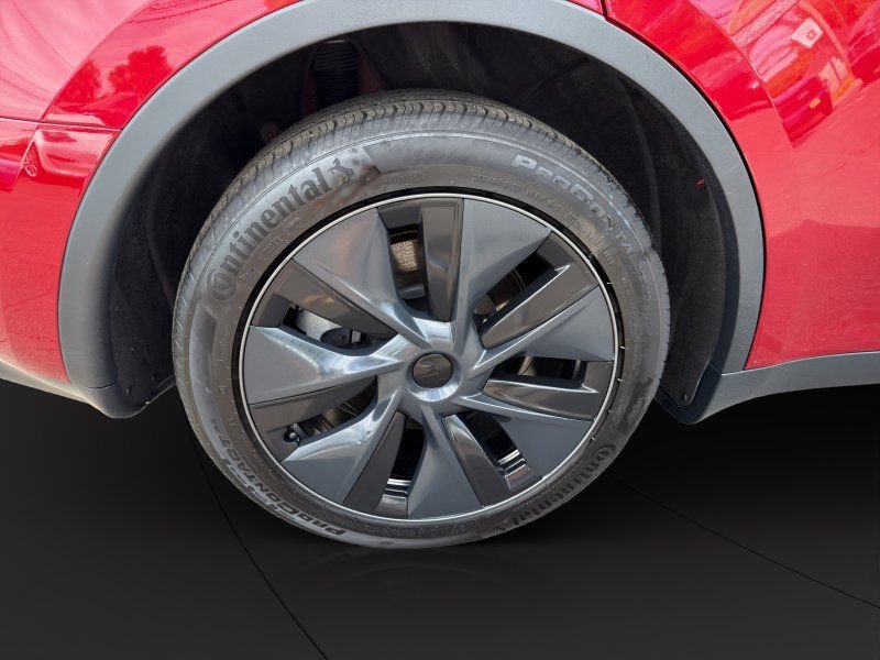Used 2024 Tesla Model Y Long Range AWD/4WD image 23