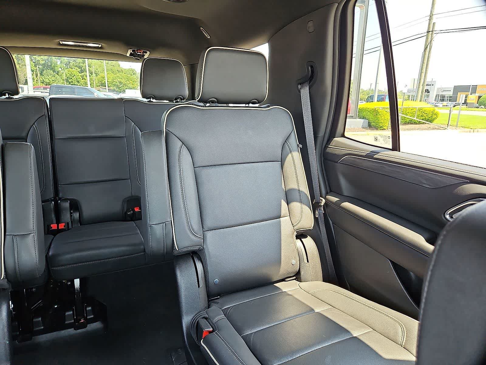 Used 2024 GMC Yukon SLT AWD/4WD image 15