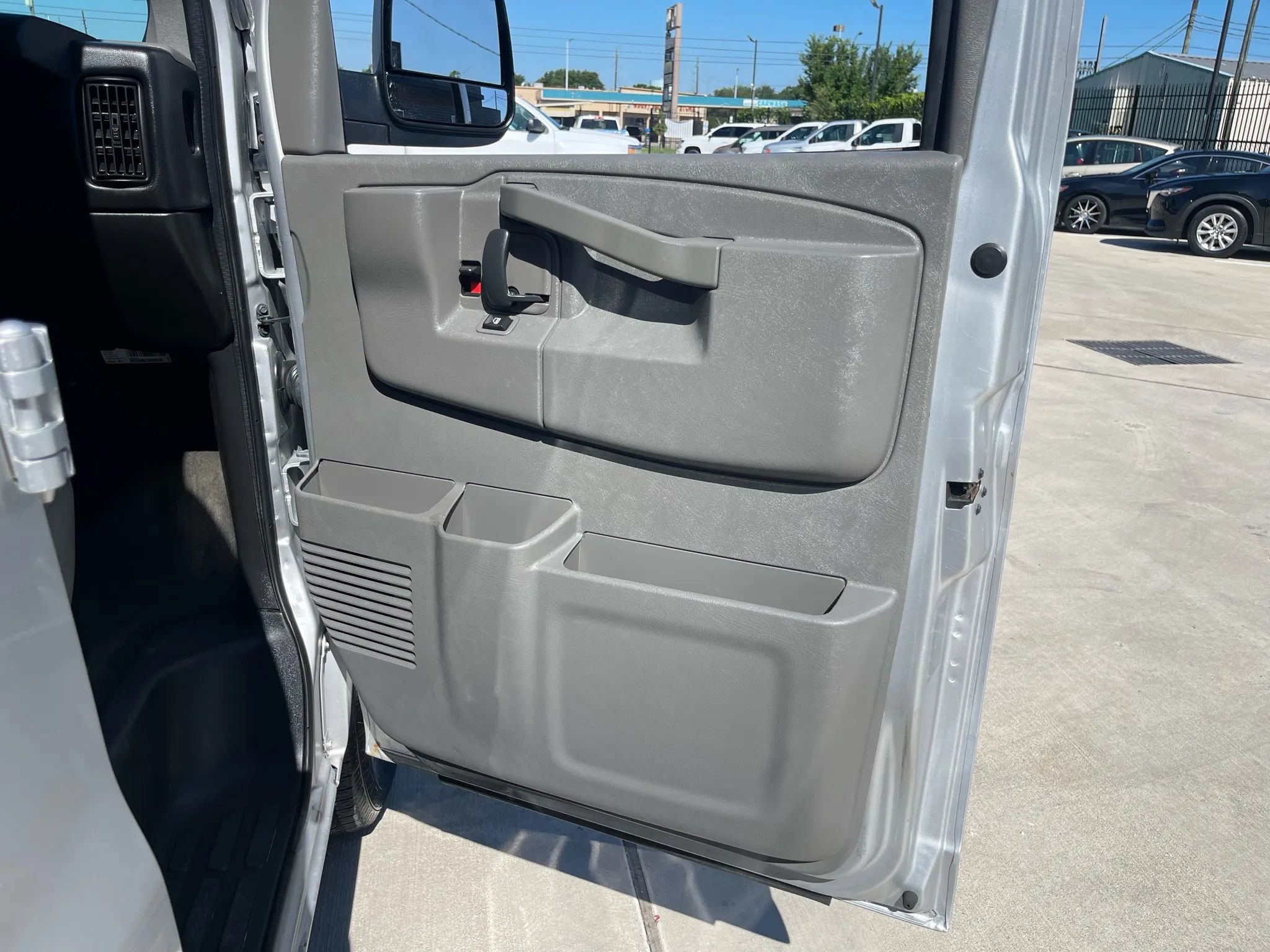 Used 2016 Chevrolet Express 2500 LS RWD image 34