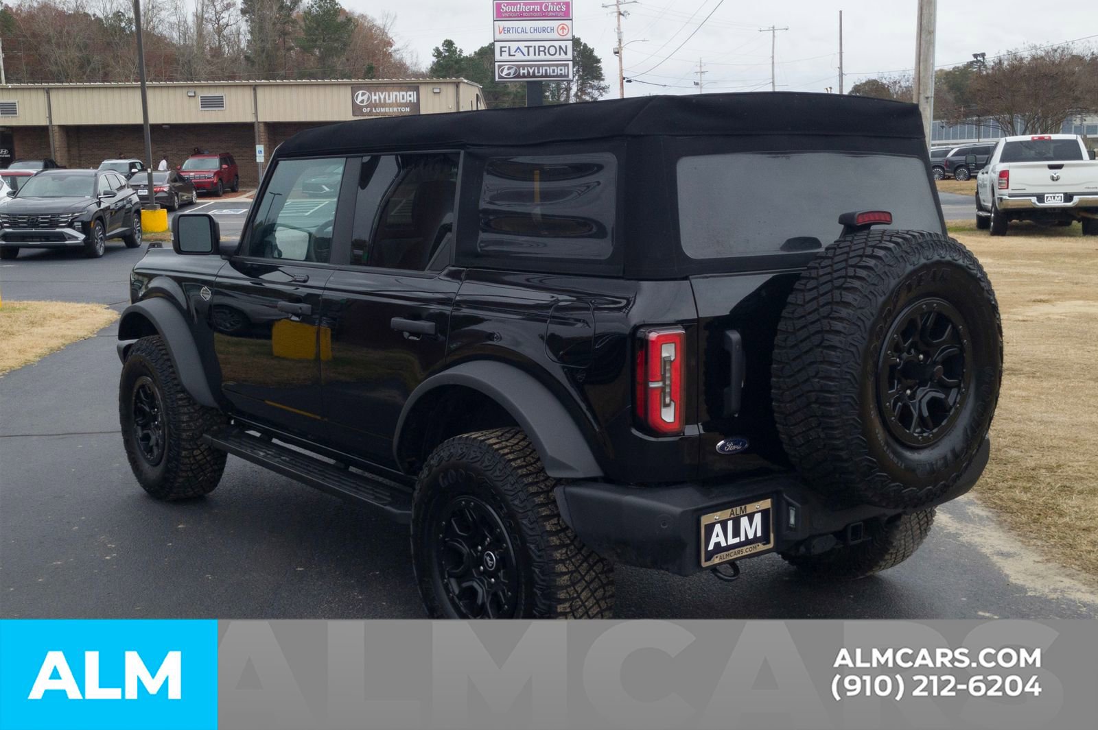 Used 2023 Ford Bronco Wildtrak image 10