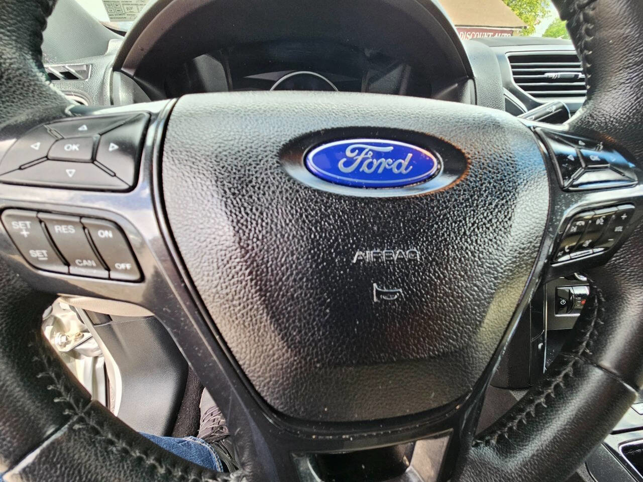 Used 2017 Ford Explorer Platinum AWD/4WD image 16