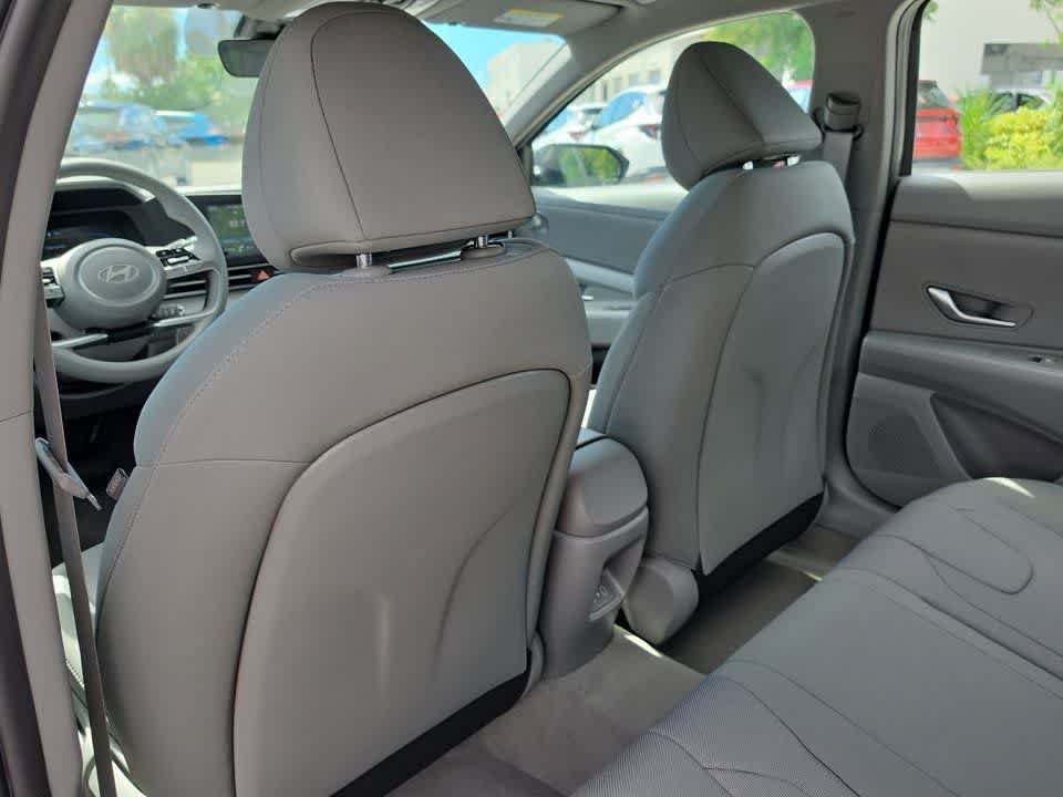 New 2026 Hyundai Elantra SE FWD image 19