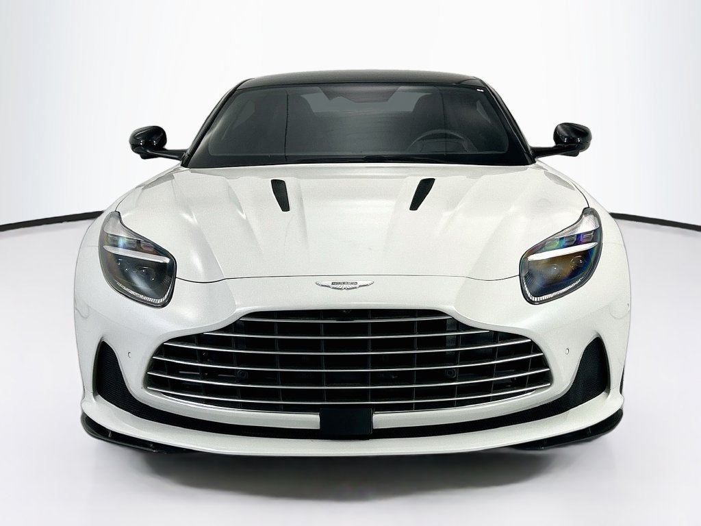 Used 2025 Aston Martin DB12 Coupe RWD image 2