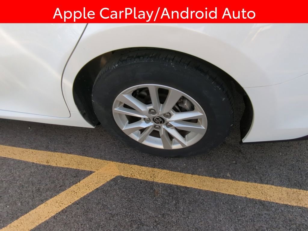 Used 2025 Toyota Camry LE image 5