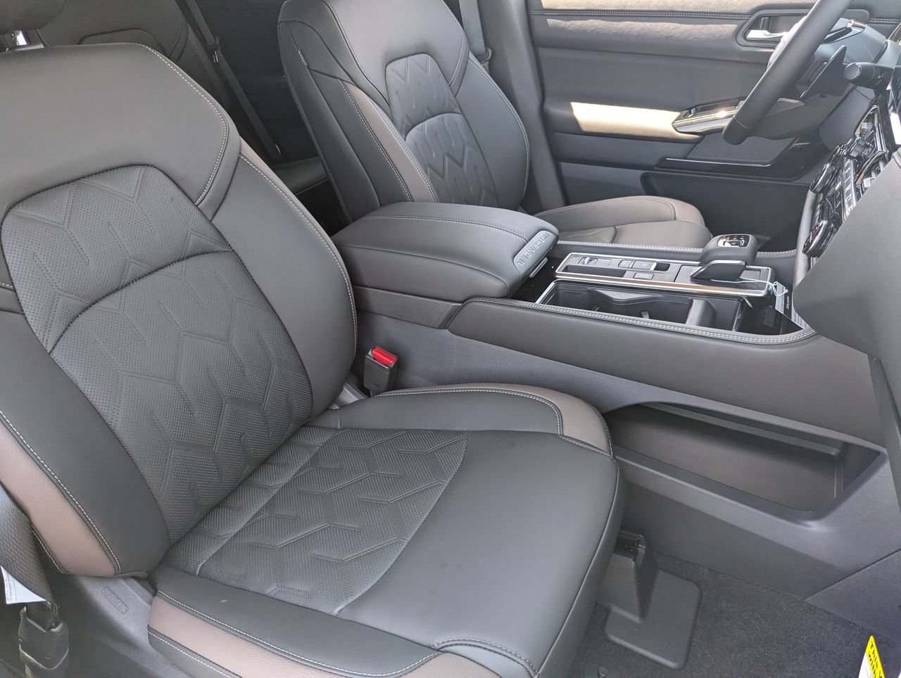 New 2026 Nissan Pathfinder Platinum FWD image 30