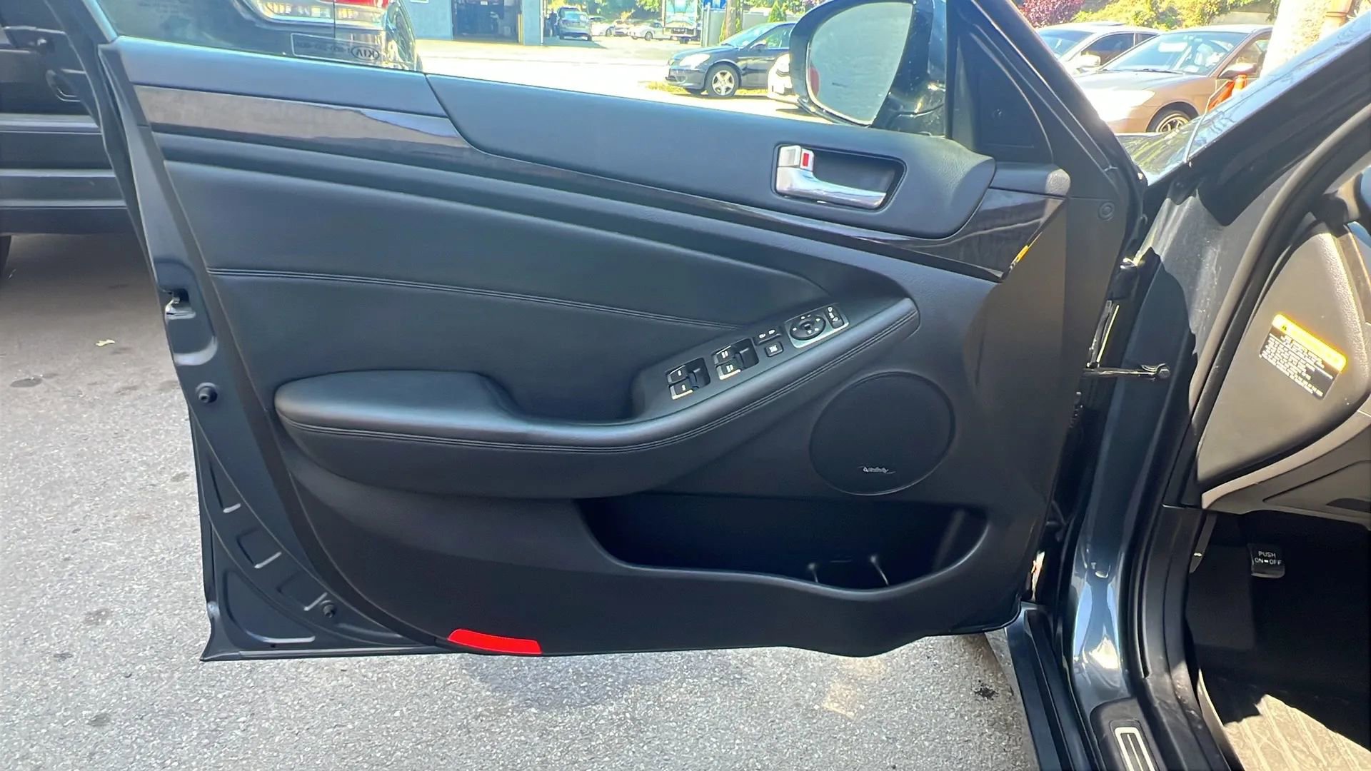 Used 2015 Kia Cadenza Premium image 21