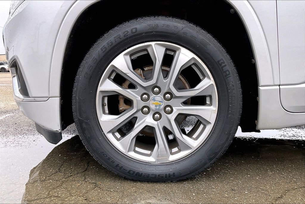 Used 2021 Chevrolet Traverse Premier image 35