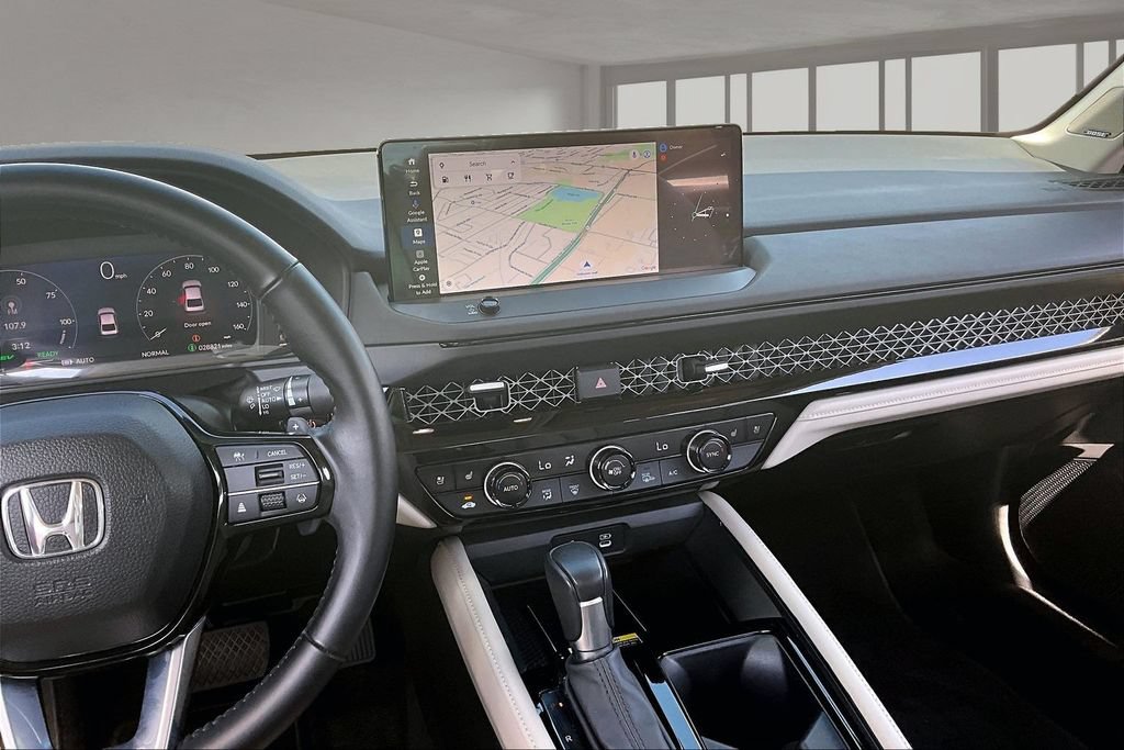 Used 2023 Honda Accord Touring image 9