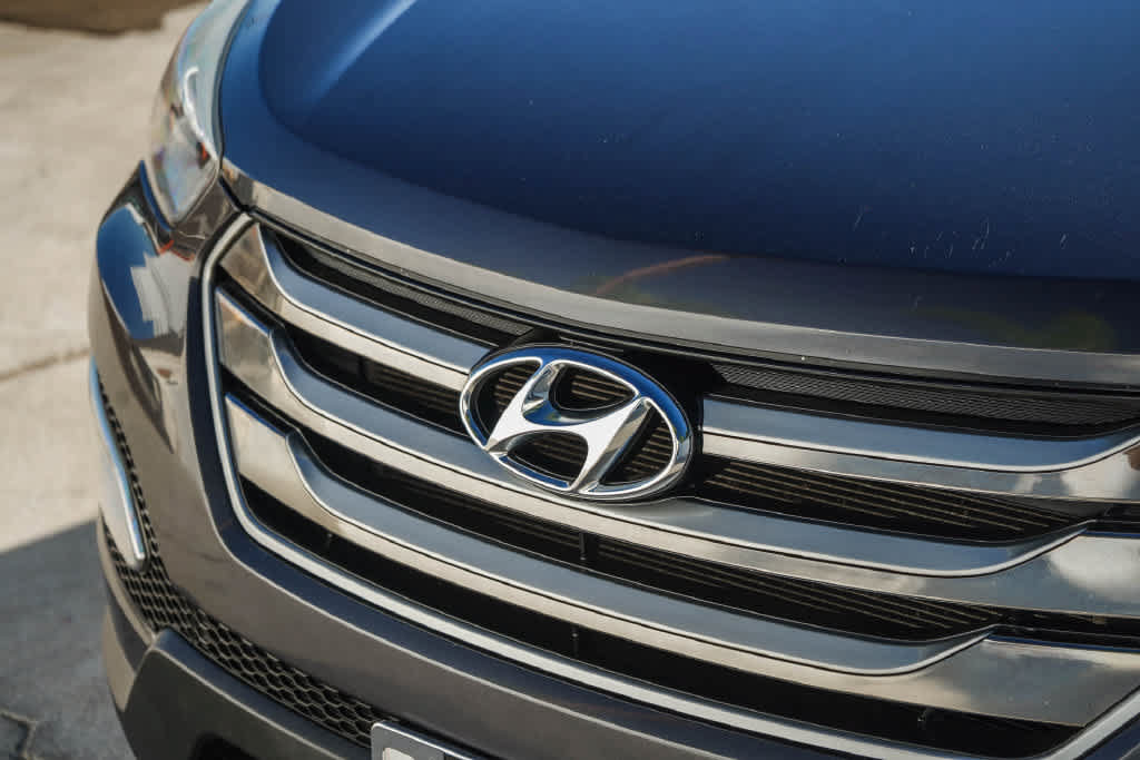 Used 2015 Hyundai Santa Fe Sport w/ Option Group 03 FWD image 9