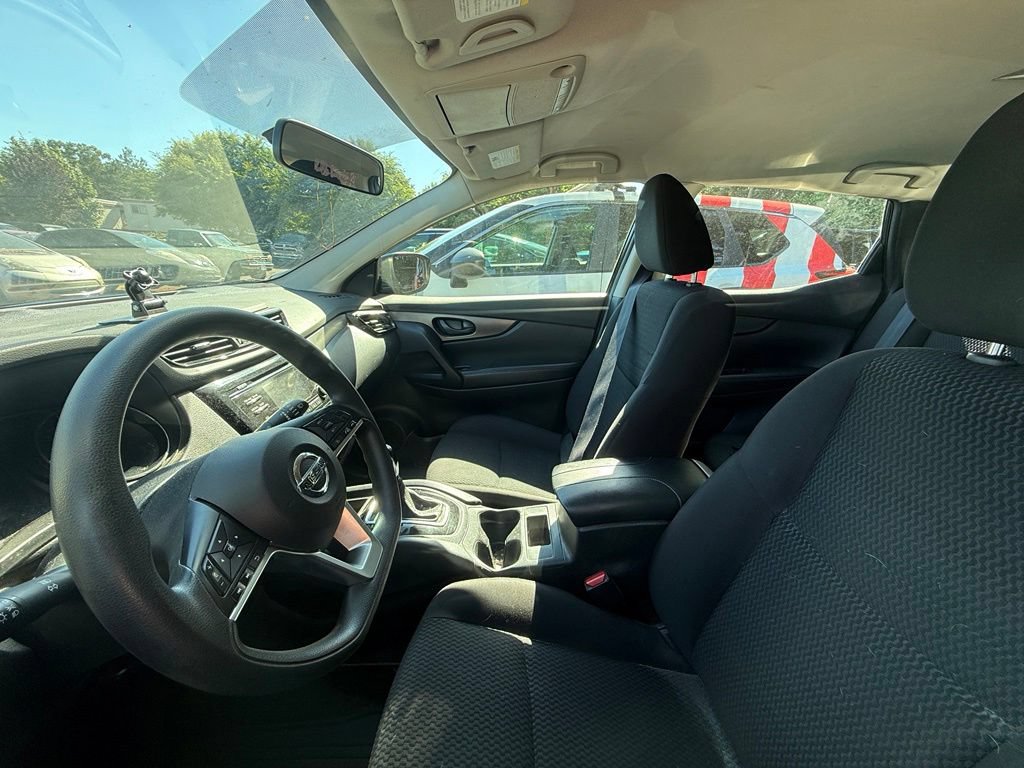 Used 2018 Nissan Rogue Sport S w/ S Appearance Package AWD/4WD image 4