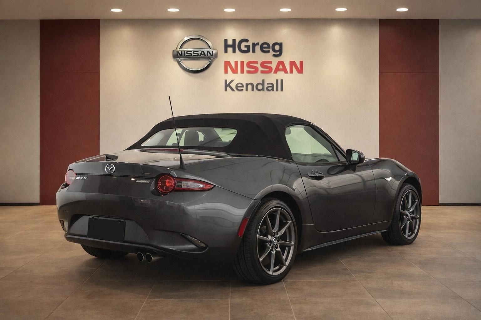 Used 2018 MAZDA MX-5 Miata Grand Touring RWD image 4