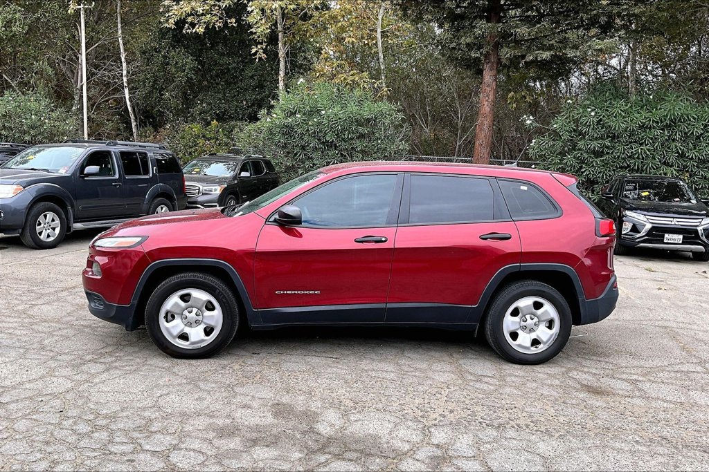 Used 2016 Jeep Cherokee Sport FWD image 10