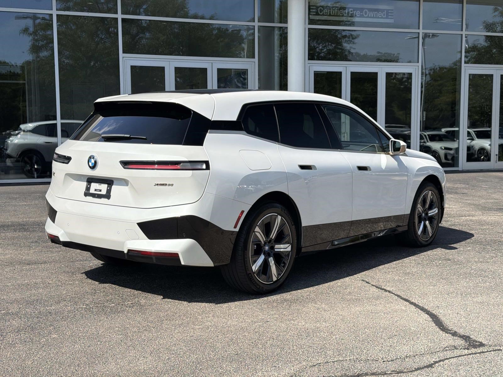 Certified 2024 BMW iX xDrive50 w/ Premium Package AWD/4WD image 5