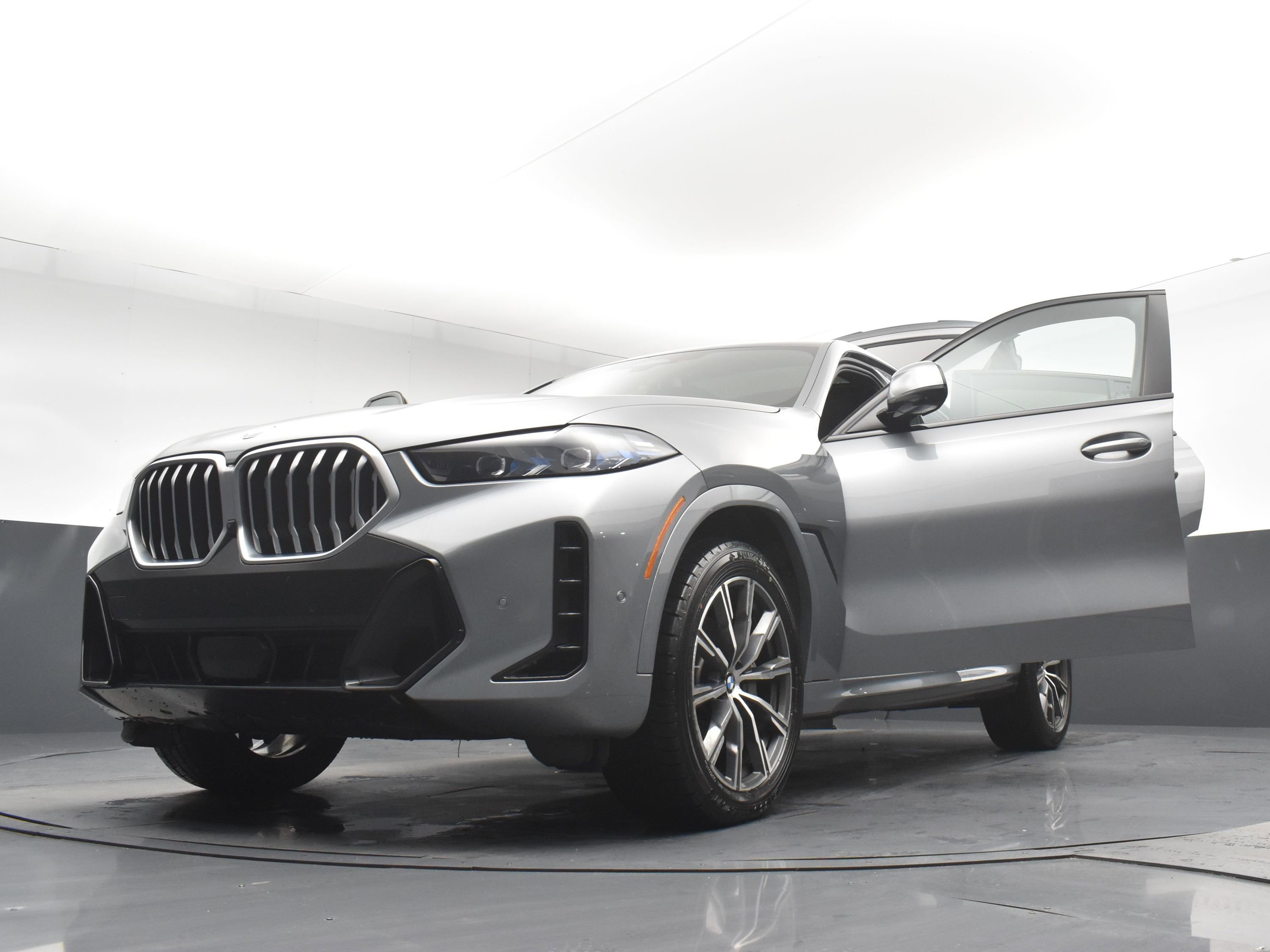 Used 2025 BMW X6 xDrive40i AWD/4WD image 30