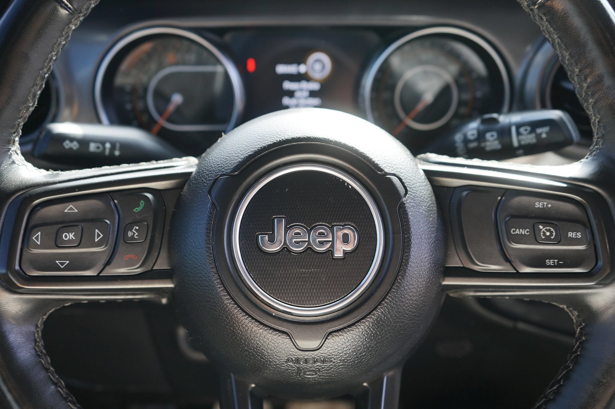 Used 2022 Jeep Wrangler Sport AWD/4WD image 23