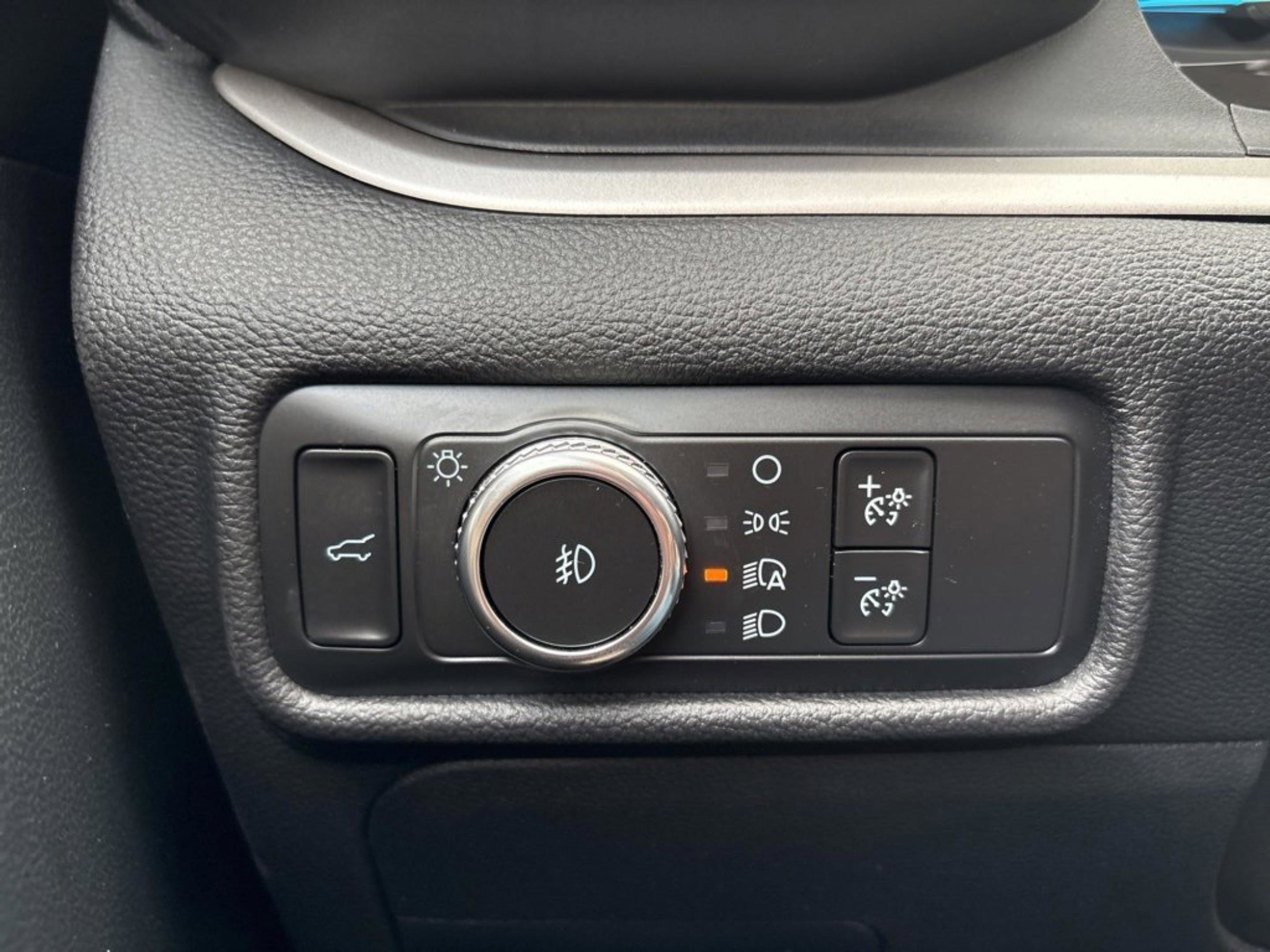 Used 2021 Ford Explorer XLT w/ Equipment Group 202A image 21