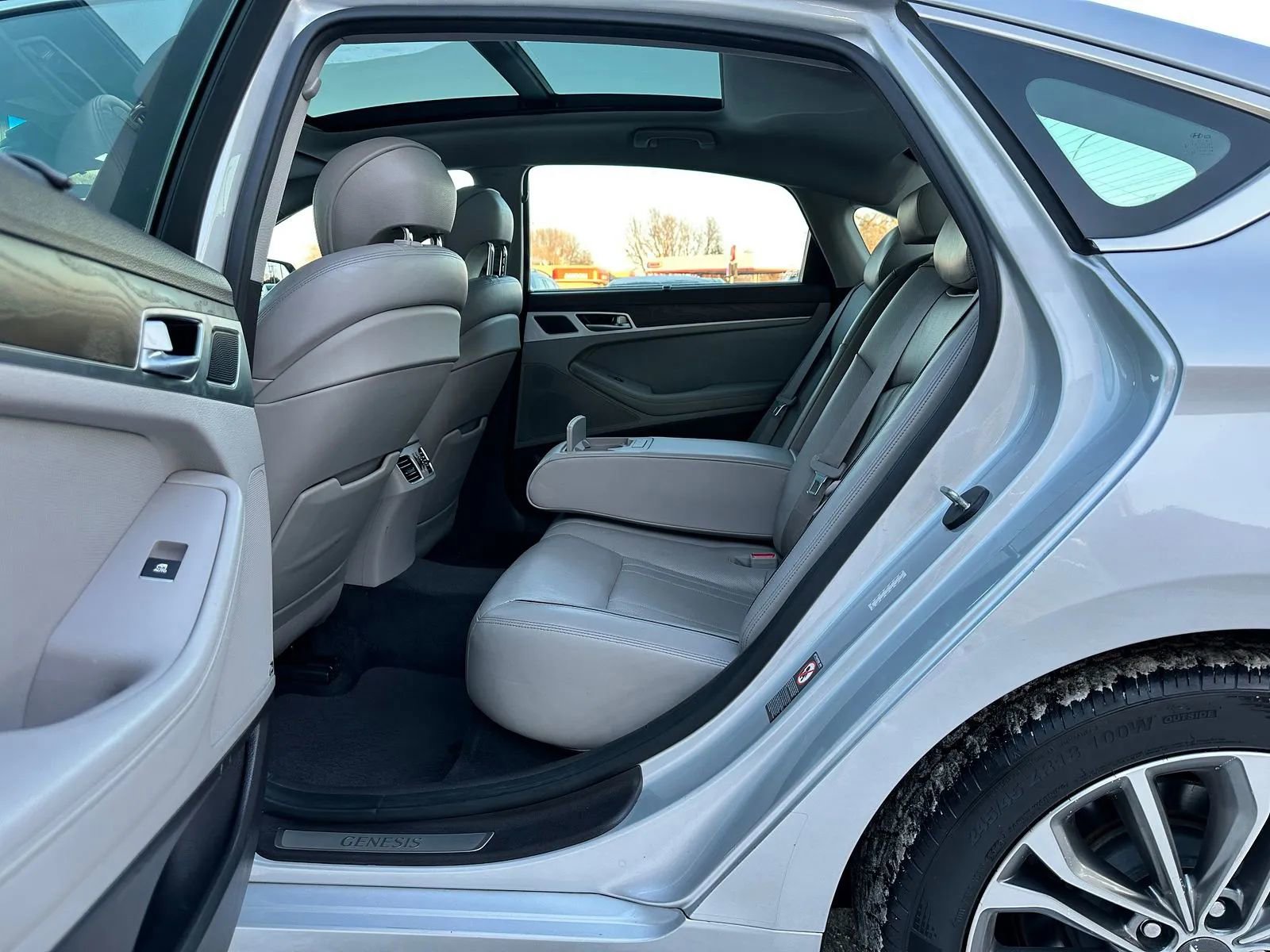 Used 2015 Hyundai Genesis 3.8 w/ Option Group 04 image 16