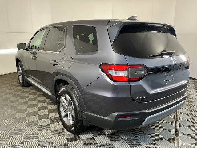 Used 2025 Honda Pilot EX-L image 11