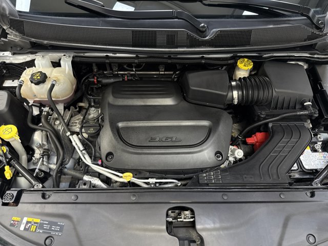 Used 2024 Chrysler Pacifica Touring-L image 33