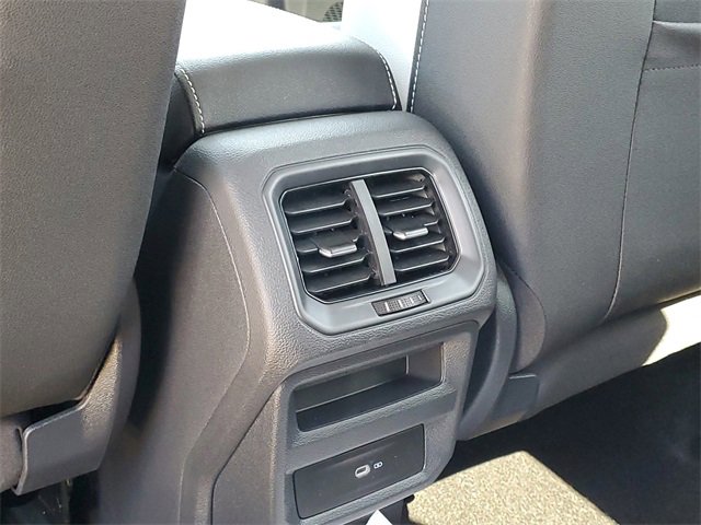 New 2025 Volkswagen Taos SE image 12