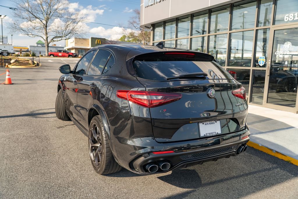 Used 2021 Alfa Romeo Stelvio Quadrifoglio image 5