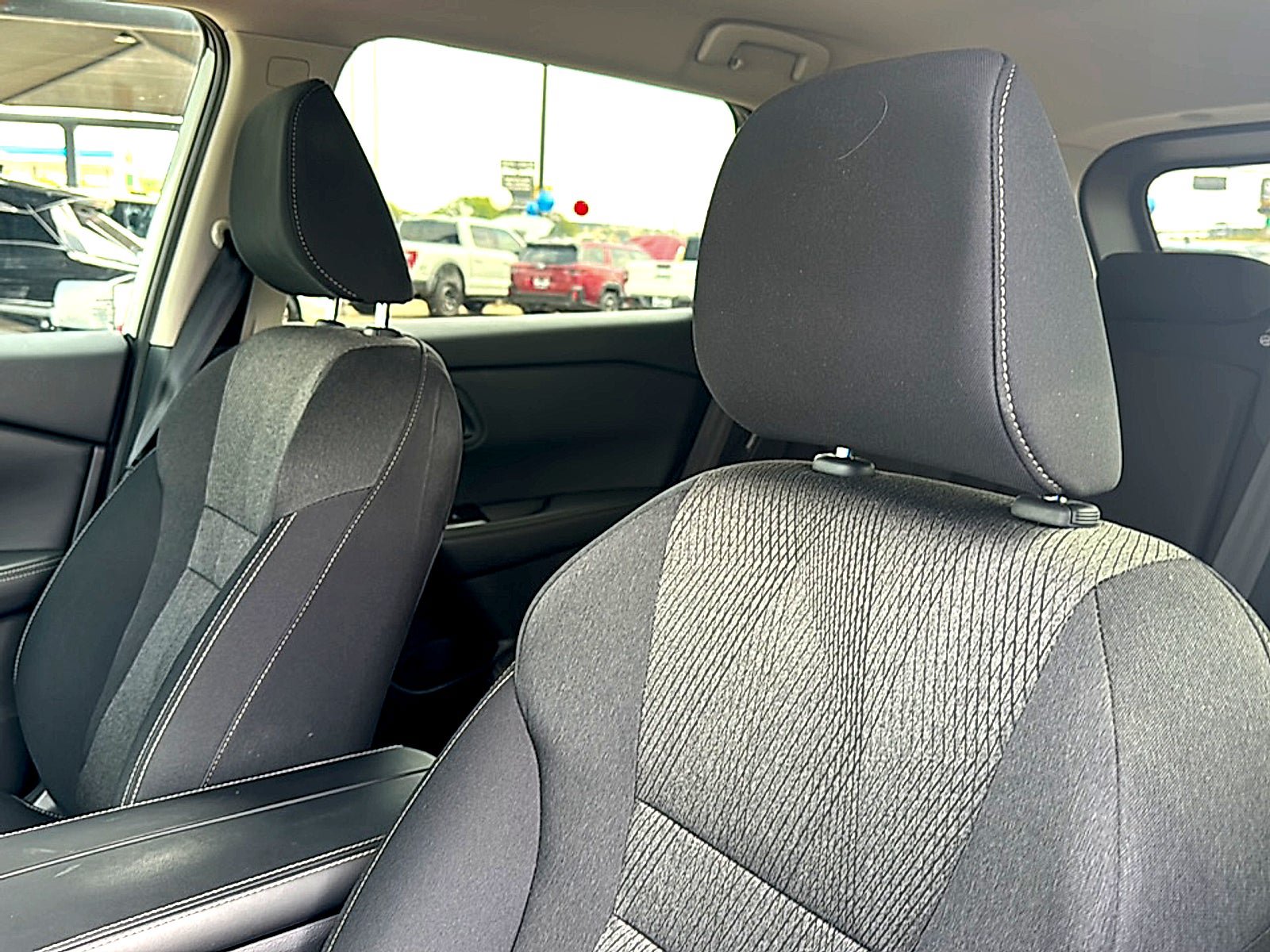 Certified 2026 Nissan Rogue SV FWD image 7