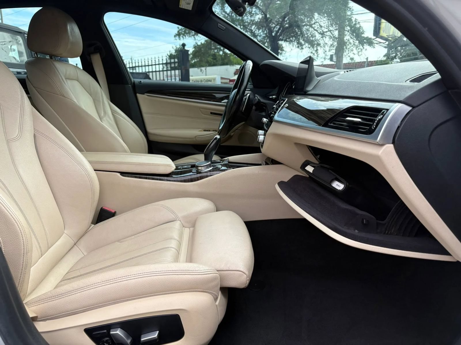 Used 2019 BMW 530i xDrive w/ Convenience Package AWD/4WD image 12