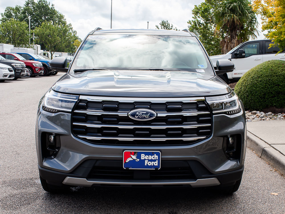 Used 2026 Ford Explorer Active w/ Active Comfort Package AWD/4WD image 2