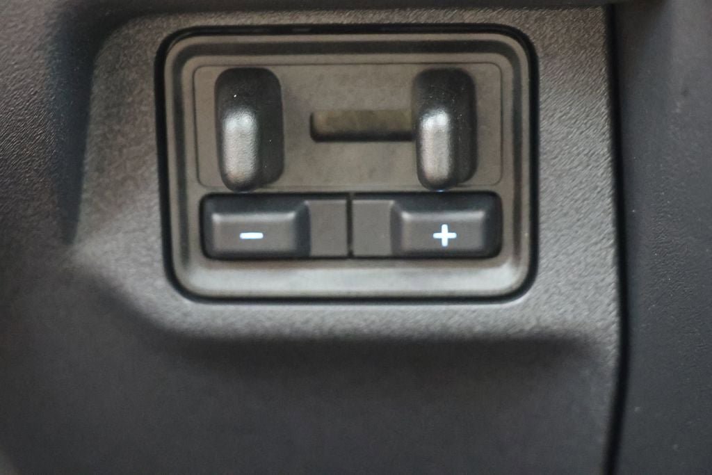 Used 2025 Ford Expedition Max Active AWD/4WD image 27
