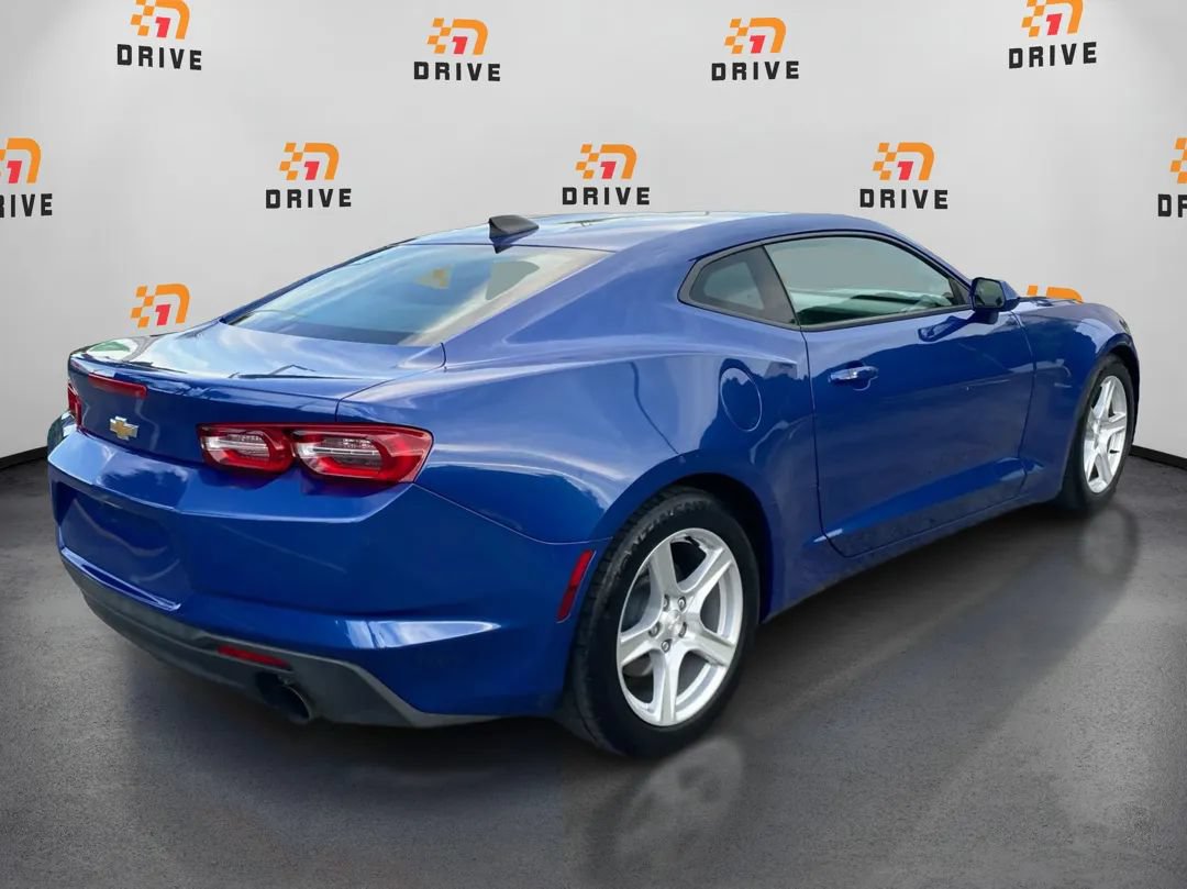 Used 2022 Chevrolet Camaro LT RWD image 5