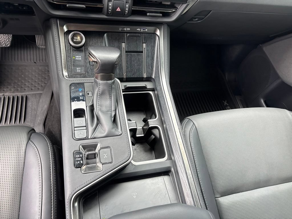 Certified 2025 Lexus GX 550 w/ Cold Area Package AWD/4WD image 16