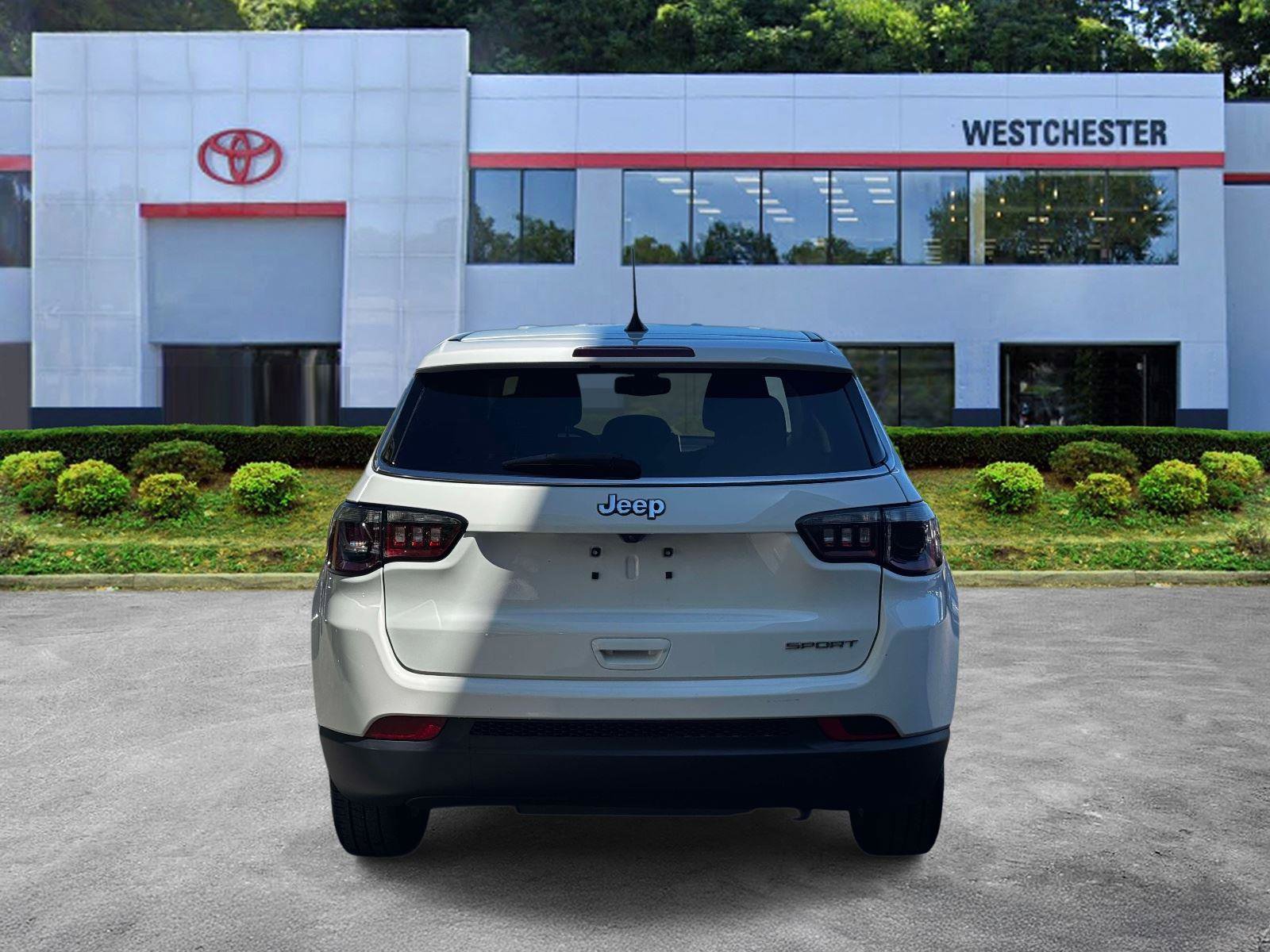 Used 2022 Jeep Compass Sport FWD image 6