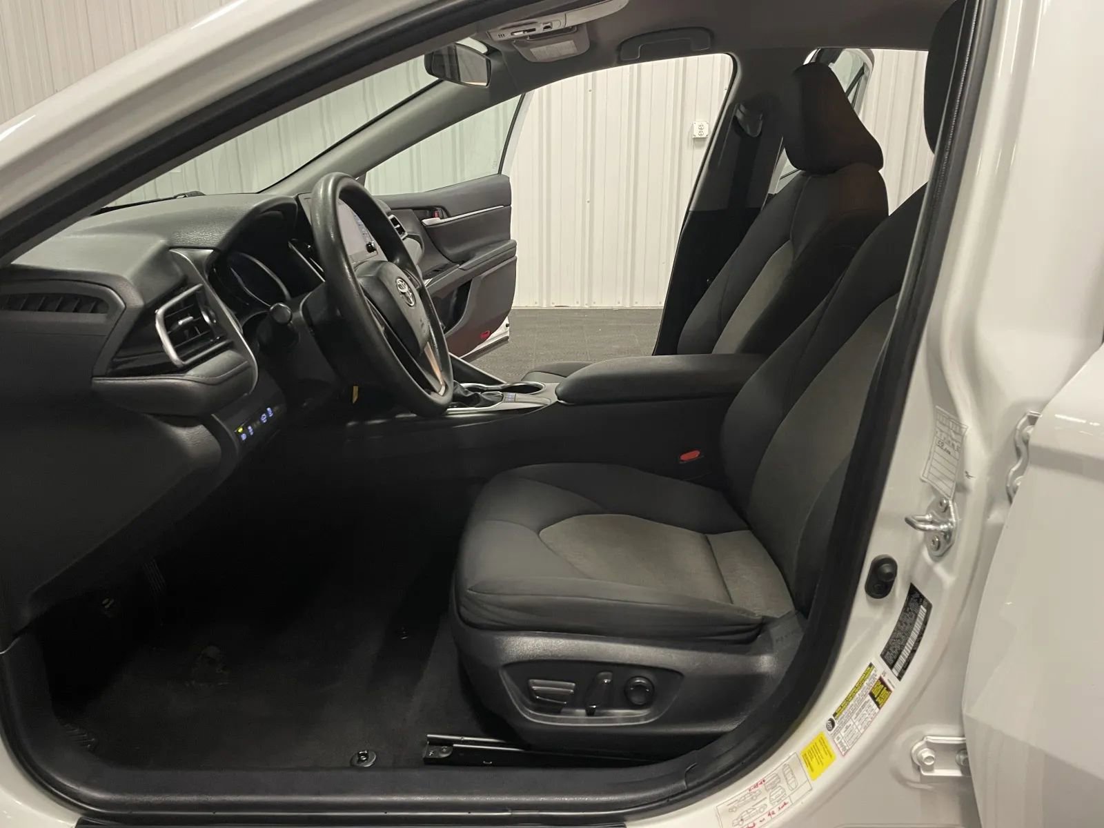 Used 2024 Toyota Camry LE image 31