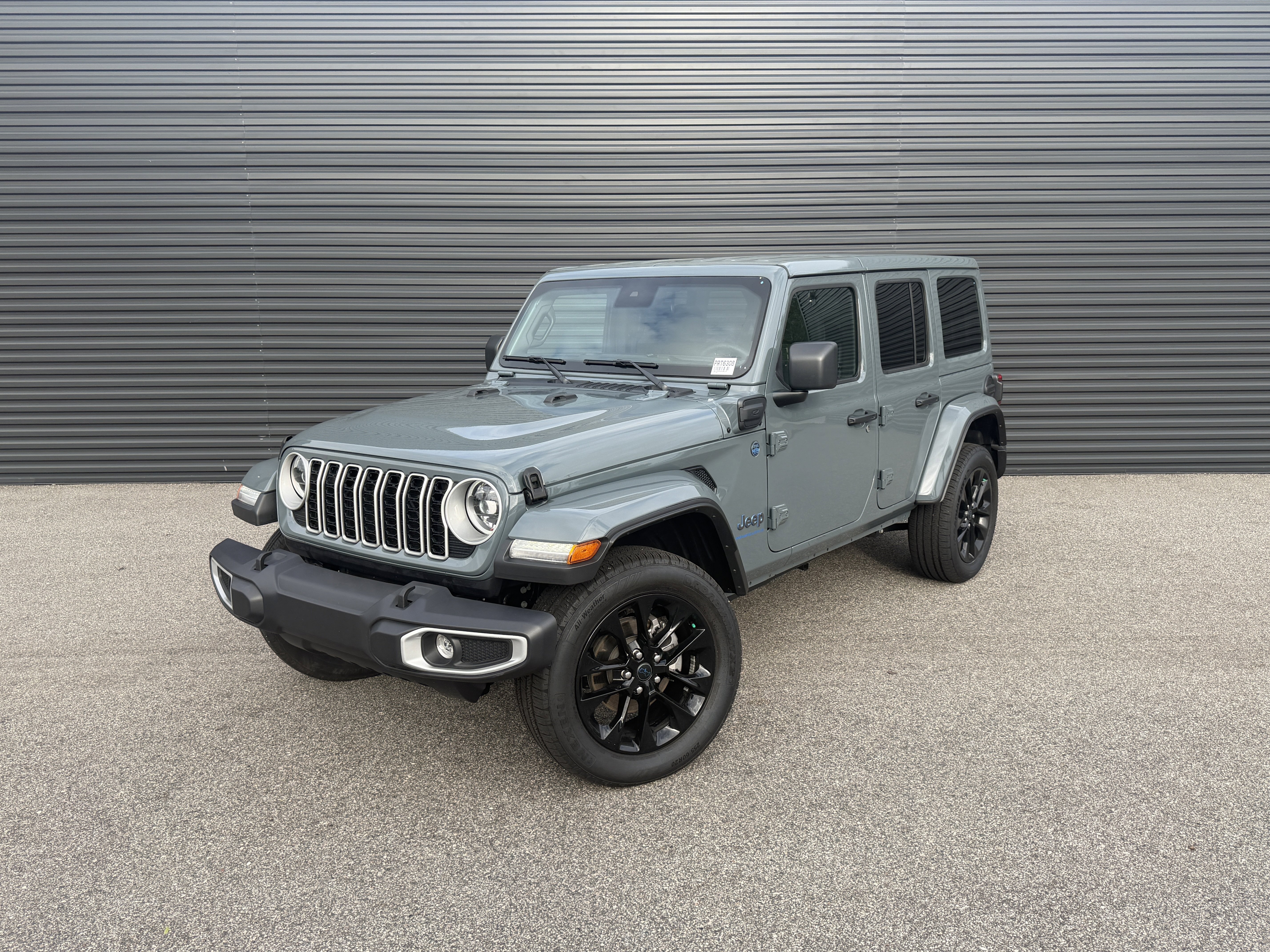 Used 2025 Jeep Wrangler Unlimited Sahara w/ Safety Group