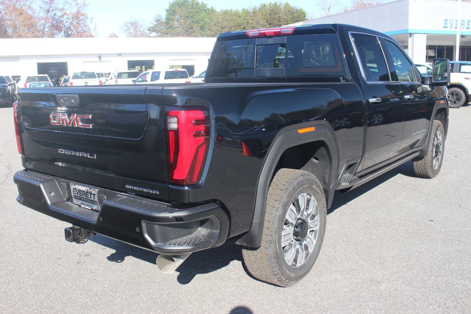 New 2026 GMC Sierra 2500 Denali w/ Denali Reserve Package image 7