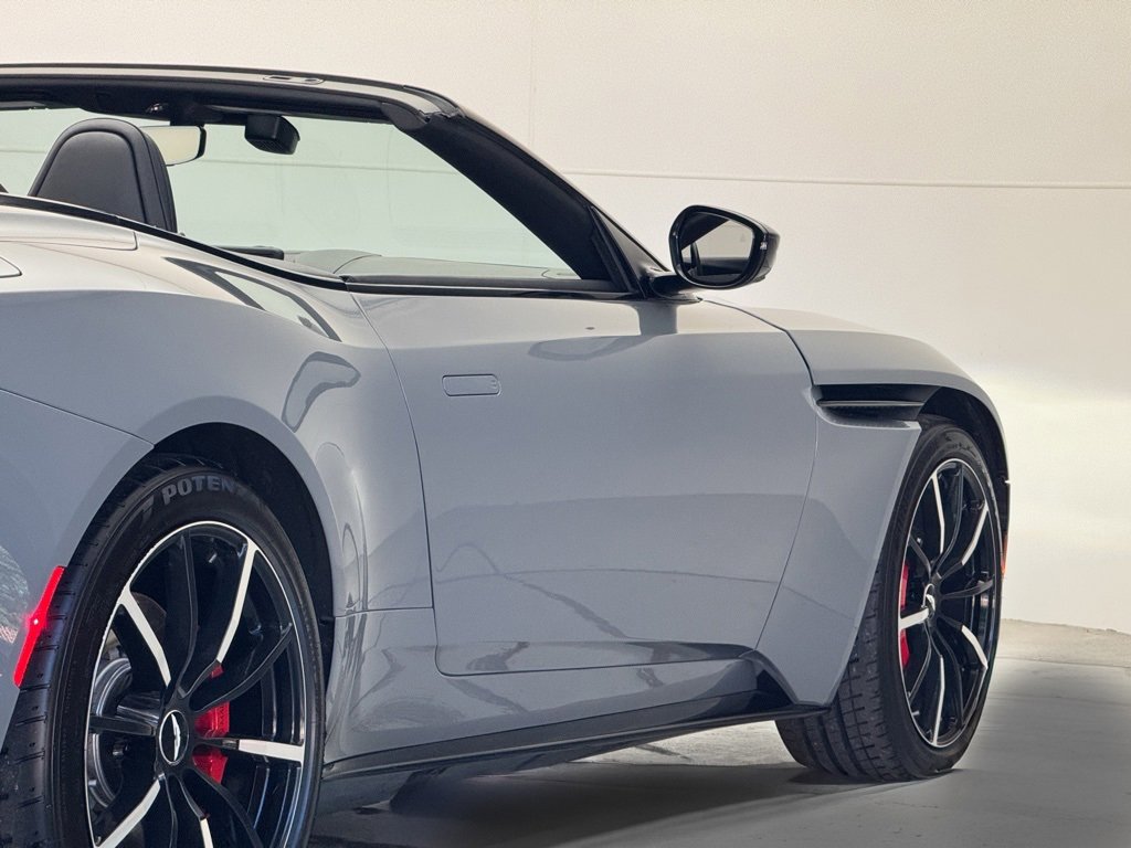 Used 2023 Aston Martin DB11 Volante image 44