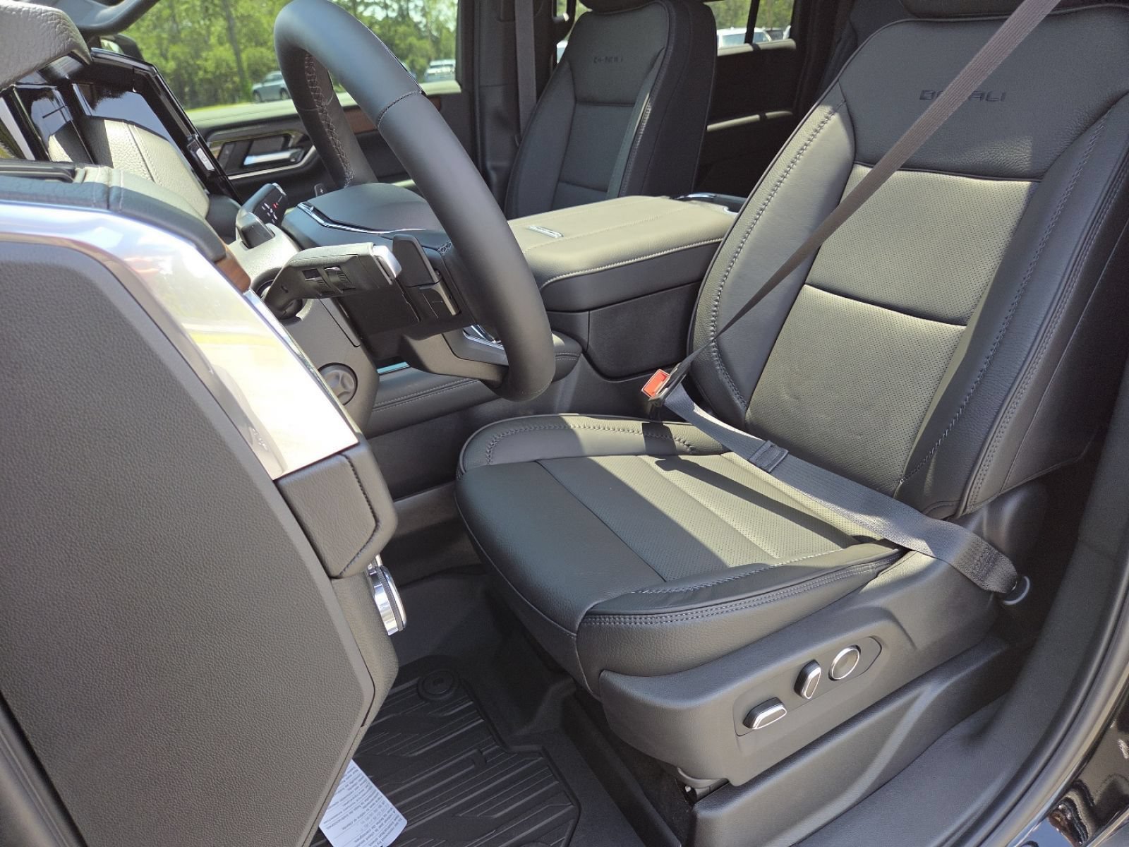 New 2026 GMC Yukon XL Denali w/ Denali Reserve Package AWD/4WD image 30