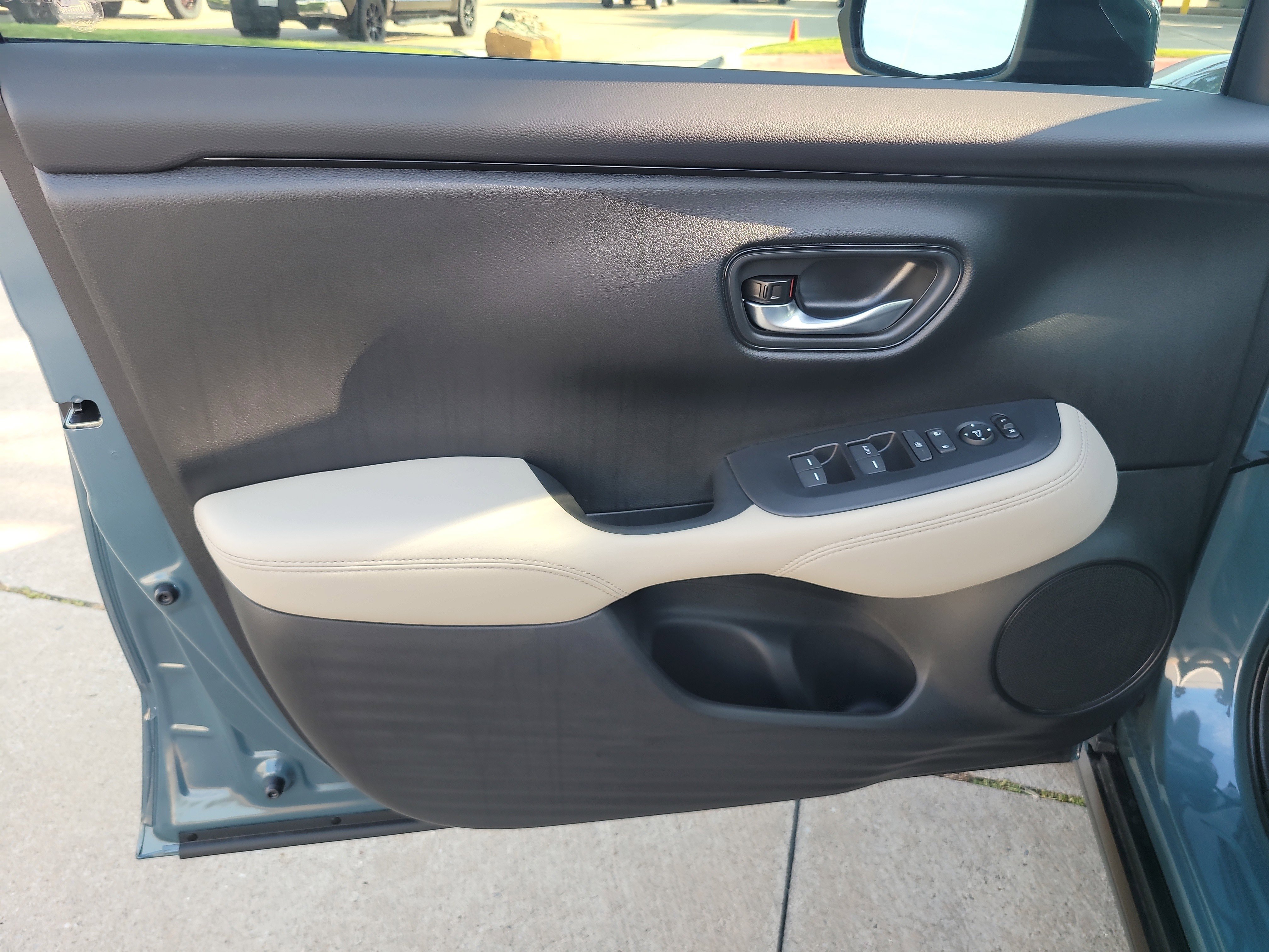 New 2027 Honda HR-V LX image 13