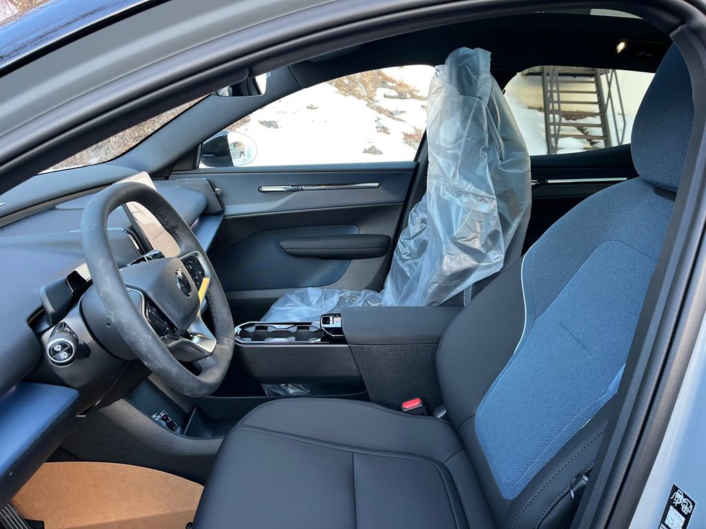 New 2026 Volvo EX30 Plus w/ Climate Package image 9