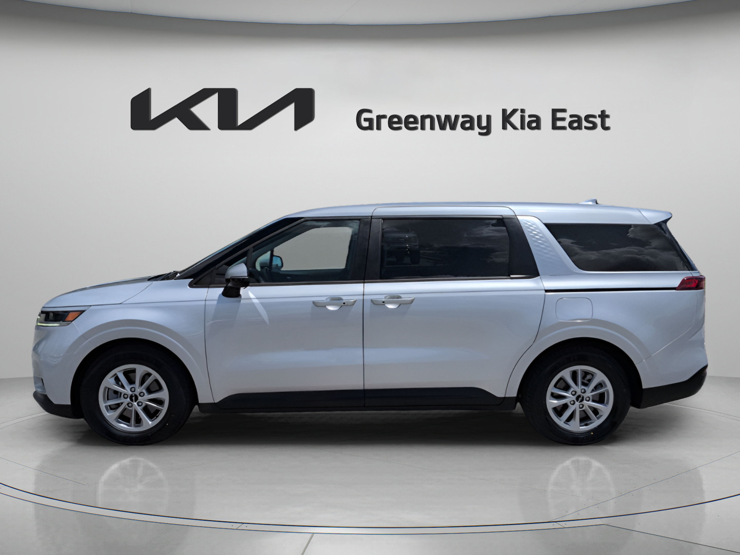 Used 2023 Kia Carnival LX FWD image 9